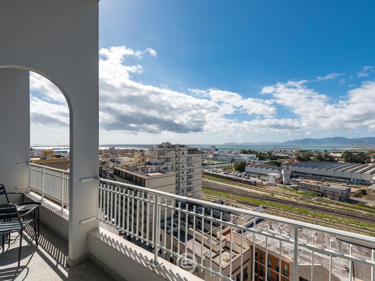 Harbor View Apartment Cagliari Esterno foto